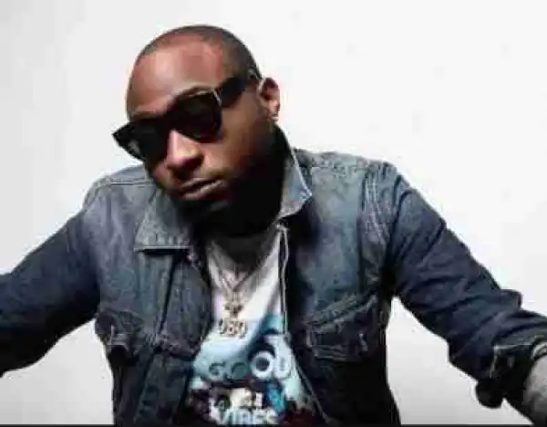 Davido’s Trouser Nearly Pulled Down By Fans In Canada – Watch!